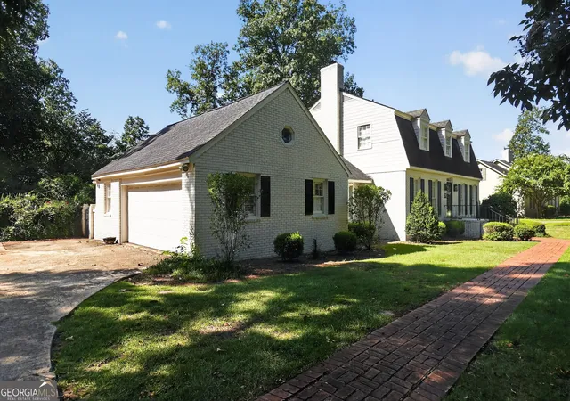 Photo 3 of Single family home for sale at 2210 E Doublegate Dr, Albany, GA 31721 | MLS# 10831239 | Listing updated on 2026-09-09