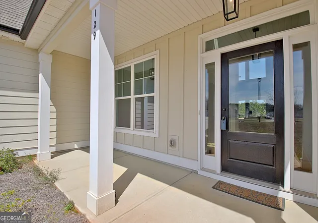 Photo 3 of Single family home for sale at 129 Rutland Ct, Senoia, GA 30276 | MLS# 10695179 | Listing updated on 2026-03-26