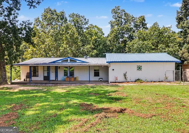 Photo 1 of Sale Pending at 824 Fairview Farm Cir, Lavonia, GA 30553 | MLS# 10827393 | Listing updated on 2026-09-30