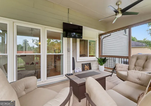 3rd image of 2057 Devonhurst Dr, Powder Springs, GA 30127 | MLS# 10826844