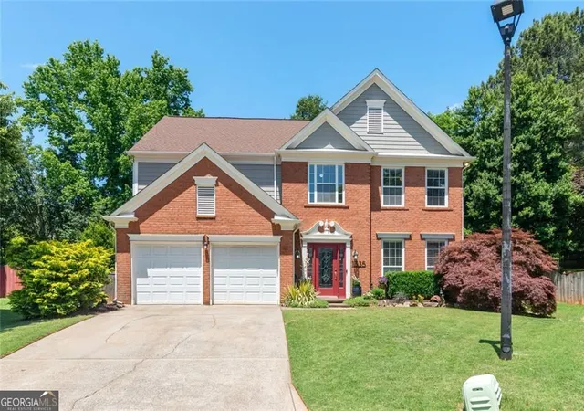 Photo 3 of Single family home for sale at 1335 Lyndhurst Way, Roswell, GA 30075 | MLS# 10832295 | Listing updated on 2026-09-08