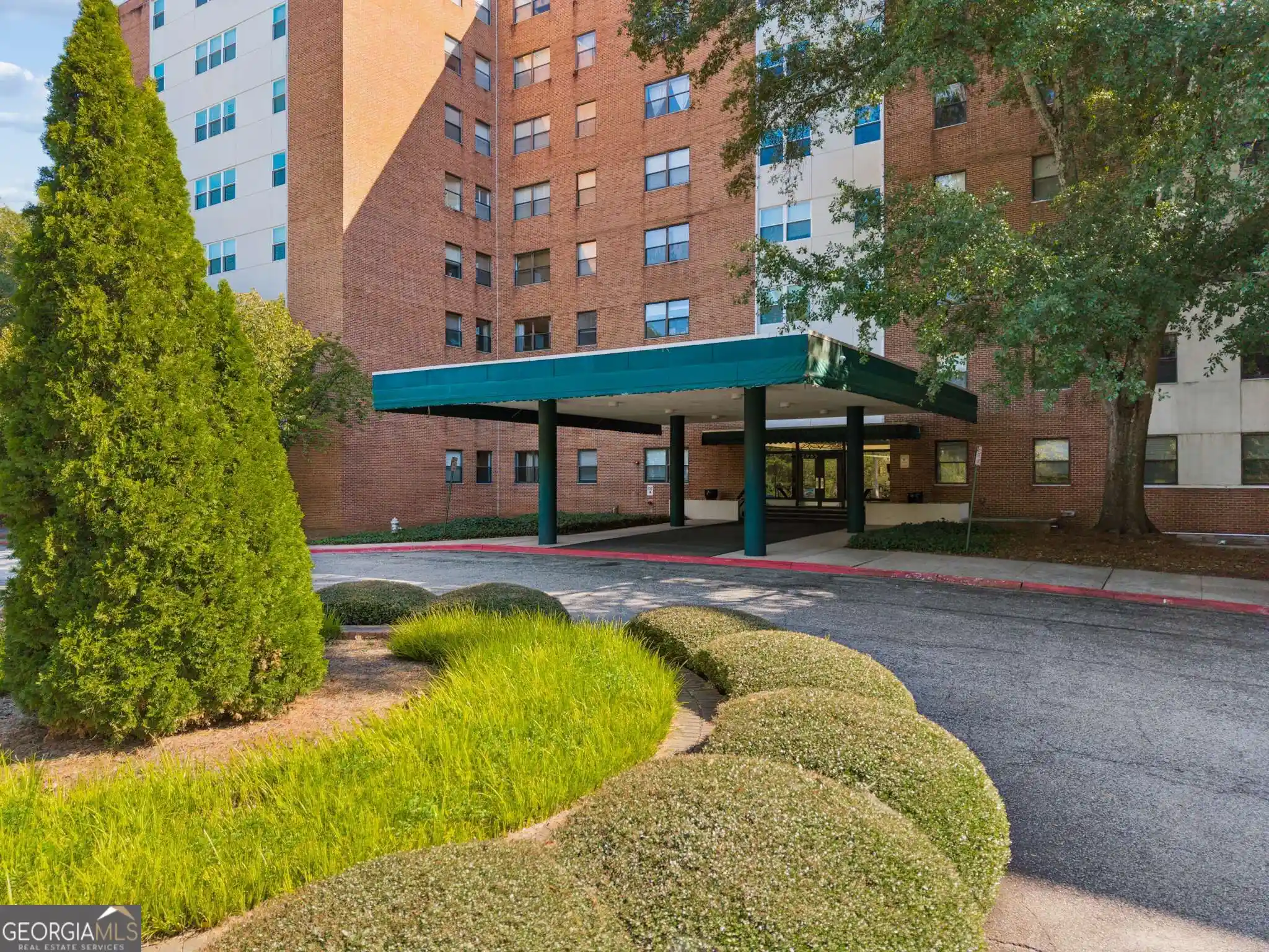 Photo 1 of Condo for sale at 2965 Pharr Ct S Nw #APT 219, Atlanta, GA 30305 | MLS# 10878645 | Listing updated on 2026-10-29