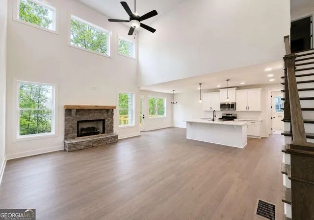 2nd image of 11 Ivy Stone Ct Se, Cartersville, GA 30120 | MLS# 10800011