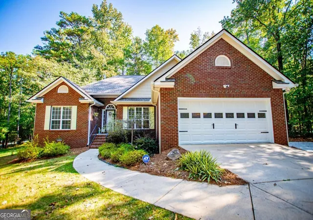 Photo 1 of Single family home for sale at 3051 Lakeview Pkwy, Villa Rica, GA 30180 | MLS# 10874319 | Listing updated on 2026-10-30