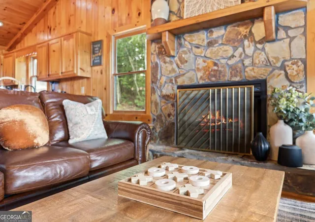 Photo 3 of Sale Pending at 335 N Old Aska Rd, Blue Ridge, GA 30513 | MLS# 10817419 | Listing updated on 2026-08-20