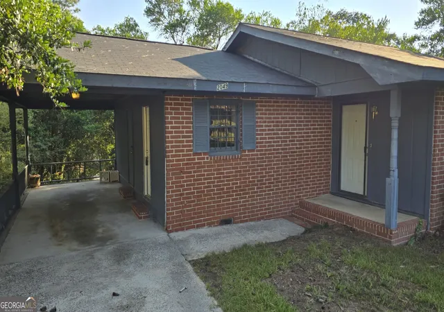Photo 3 of Sale Pending at 2049 Manson Rd, Macon, GA 31217 | MLS# 10831370 | Listing updated on 2026-09-13