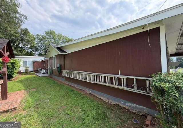 2nd image of 401 Latimore Ave, Buford, GA 30518 | MLS# 10829506