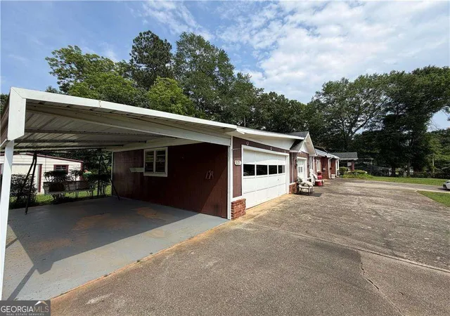Photo 3 of Single family home for sale at 401 Latimore Ave, Buford, GA 30518 | MLS# 10829506 | Listing updated on 2026-09-03