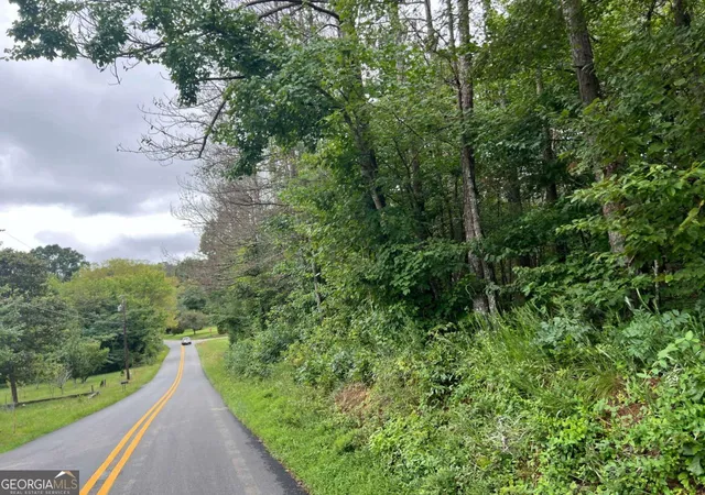 Photo 4 of Sale Pending at 119 Kirk Rd NW, White, GA 30184 | MLS# 10582042 | Listing updated on 2025-10-28
