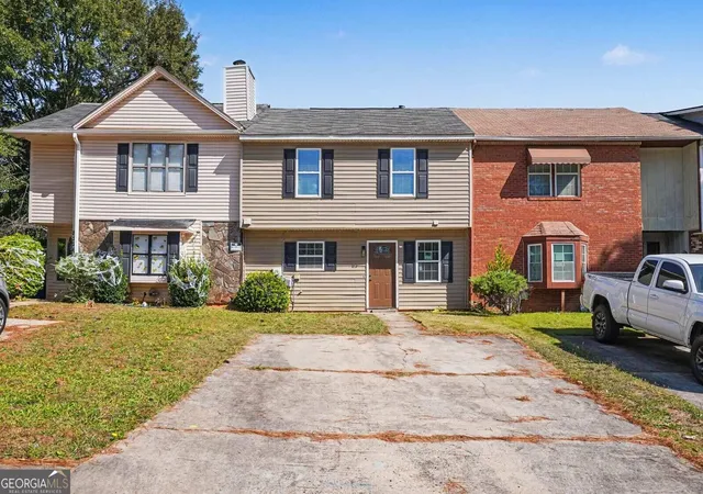 Photo 1 of Townhouse for sale at 8228 Canyon Frg Dr, Riverdale, GA 30274 | MLS# 10880273 | Listing updated on 2026-10-28