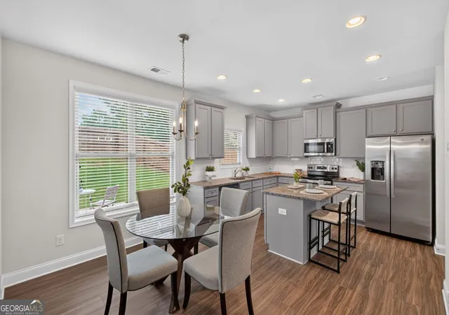 Photo 3 of Sale Pending at 102 Edgeview Ct, Dallas, GA 30157 | MLS# 10788468 | Listing updated on 2026-09-15