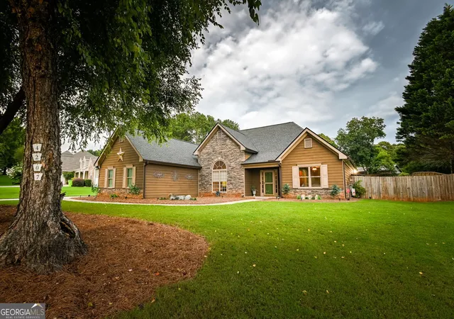 Photo 3 of Single family home for sale at 4207 Old Wood Dr, Conyers, GA 30094 | MLS# 10810761 | Listing updated on 2026-08-26