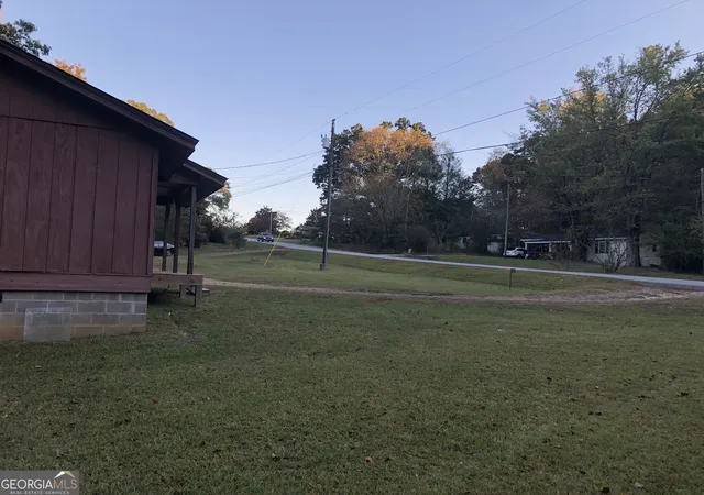 Photo 4 of Sale Pending at 302 Cantrell Rd, Cleveland, GA 30528 | MLS# 10631122 | Listing updated on 2026-01-24