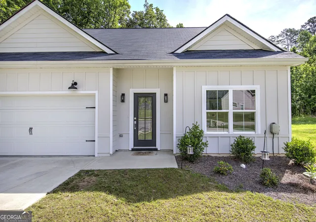 Photo 1 of Single family home for sale at 9 Arbor Ct, Rome, GA 30165 | MLS# 10787528 | Listing updated on 2026-08-16