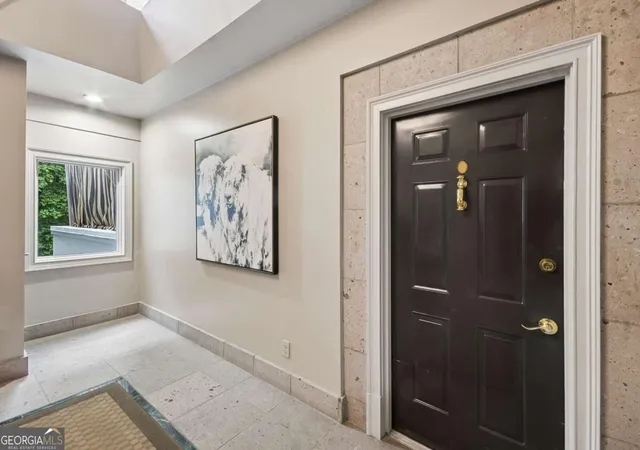 Photo 3 of Condo for sale at 2960 Pharr Court South Nw #N6 & N8, Atlanta, GA 30305 | MLS# 10830181 | Listing updated on 2026-09-09