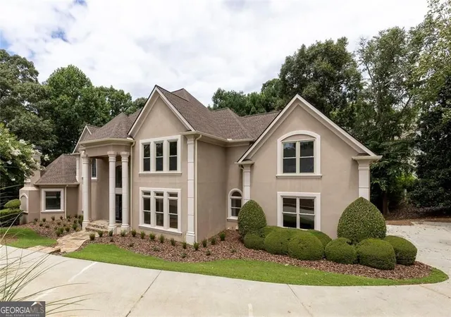 Photo 3 of Mansion for sale at 8445 Sentinae Chase Dr, Roswell, GA 30076 | MLS# 10820423 | Listing updated on 2026-08-20
