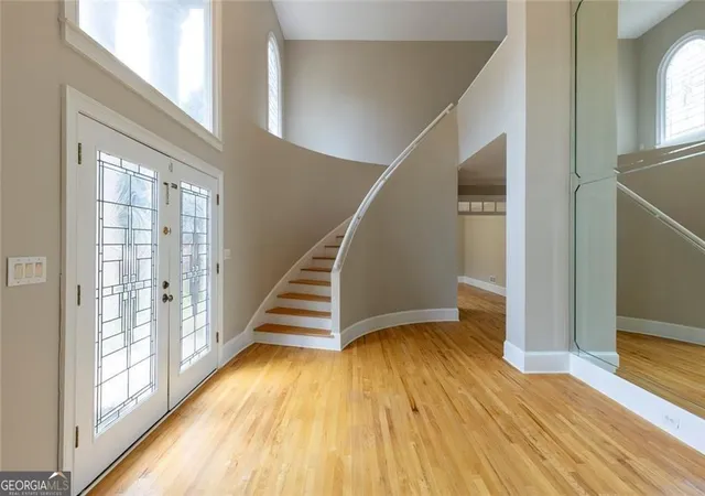 Photo 4 of Single family home for sale at 8445 Sentinae Chase Dr, Roswell, GA 30076 | MLS# 10820423 | Listing updated on 2026-08-20