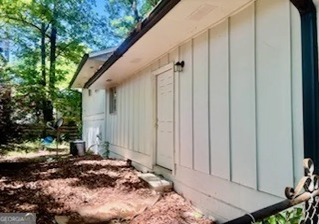 2nd image of 562 Roxbury Dr, Riverdale, GA 30274 | MLS# 10813747