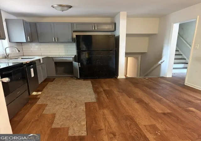 Photo 4 of Single family home for sale at 562 Roxbury Dr, Riverdale, GA 30274 | MLS# 10813747 | Listing updated on 2026-09-04