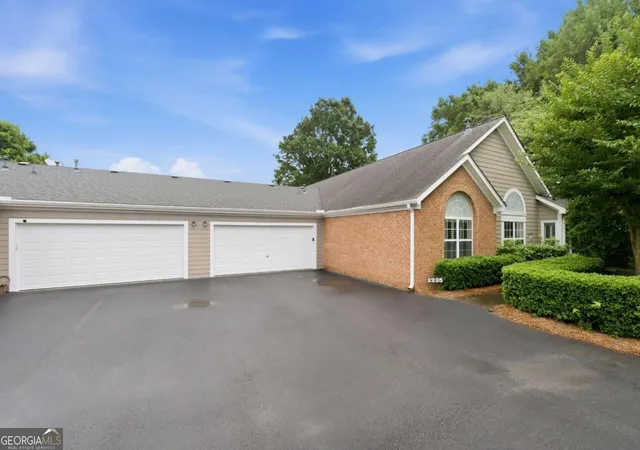 Photo 2 of Condo for sale at 2235 Orchard Pl, Roswell, GA 30076 | MLS# 10812678 | Listing updated on 2026-09-18