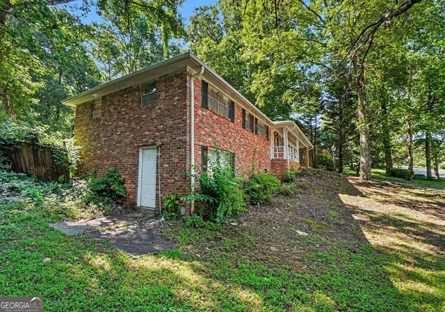 Photo 3 of Sale Pending at 3429 Rocky Creek Dr, Douglasville, GA 30135 | MLS# 10774364 | Listing updated on 2026-09-15