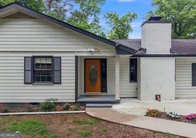 3rd image of 3186 White Rd Ne, Conyers, GA 30012 | MLS# 10761298