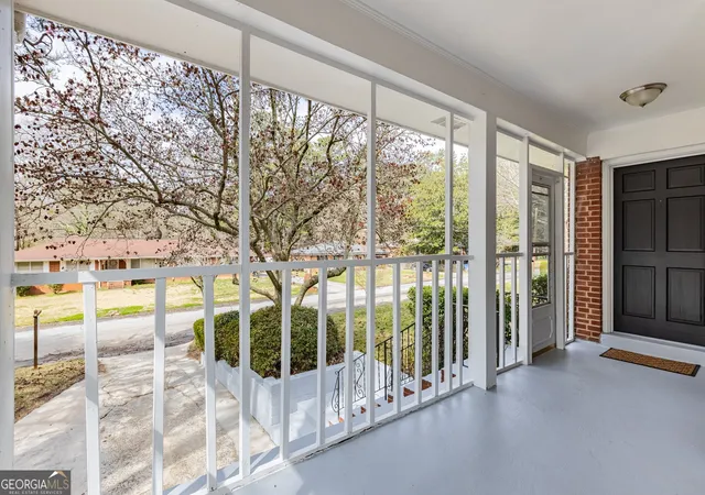 Photo 2 of Sale Pending at 282 Willis Ml Rd Sw, Atlanta, GA 30311 | MLS# 10806540 | Listing updated on 2026-09-15
