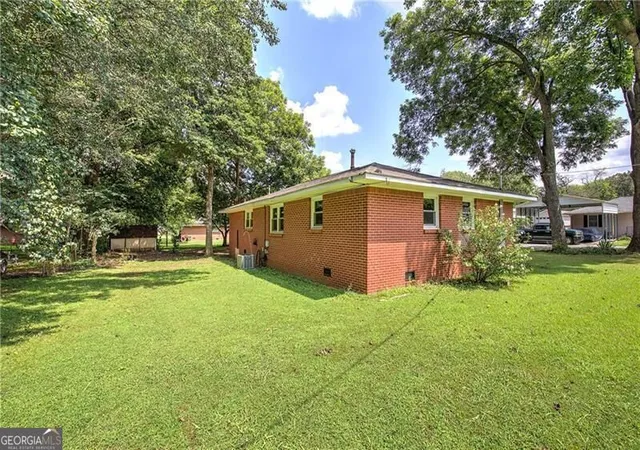 Photo 3 of Single family home for sale at 7 West Dr, Cartersville, GA 30120 | MLS# 10821268 | Listing updated on 2026-10-08