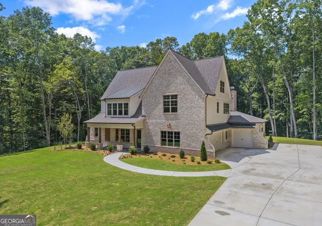 Photo 3 of Single family home for sale at 879 Arnold Ml Rd, Woodstock, GA 30188 | MLS# 10706660 | Listing updated on 2026-08-14