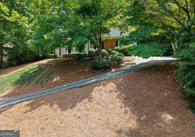 Homes for sale in Johns Creek, GA | 8855 Glen Ferry Dr, Johns Creek, GA 30022 | MLS# 10800957