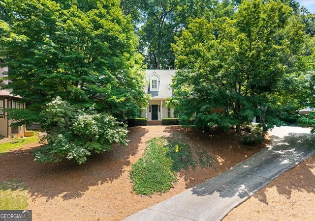 Homes for sale in Johns Creek, GA | 8855 Glen Ferry Dr, Johns Creek, GA 30022 | MLS# 10800957