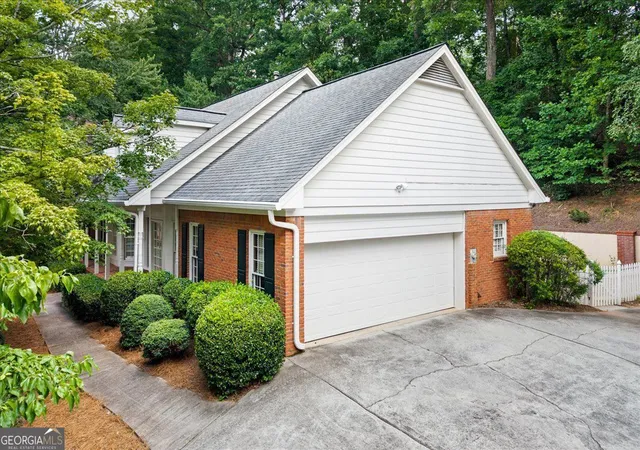 Homes for sale in Johns Creek, GA | 8855 Glen Ferry Dr, Johns Creek, GA 30022 | MLS# 10800957