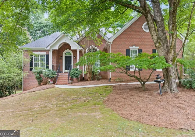Homes for sale in Suwanee, GA | 815 Cedar Creek Dr, Suwanee, GA 30024 | MLS# 10794052