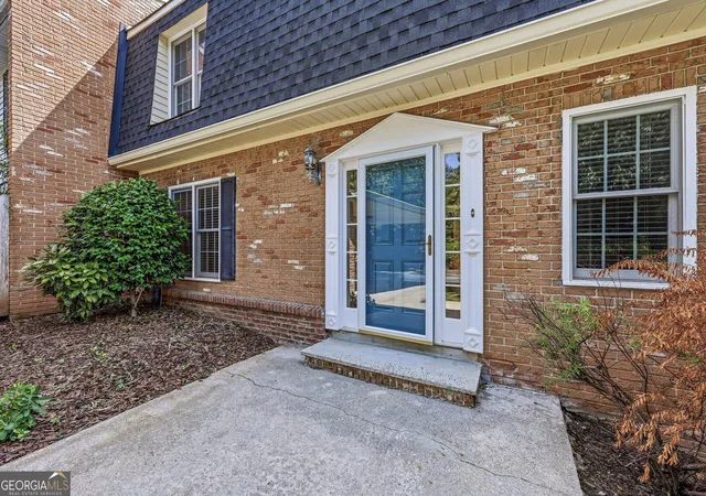 Listing Photo 5 - Condo for sale in building located at 6500 Gaines Fry Rd, Flowery Branch, GA 30542 - Unit #6-D