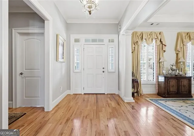 Photo 3 of Sale Pending at 807 Village Greene Nw, Marietta, GA 30064 | MLS# 10788314 | Listing updated on 2026-09-11