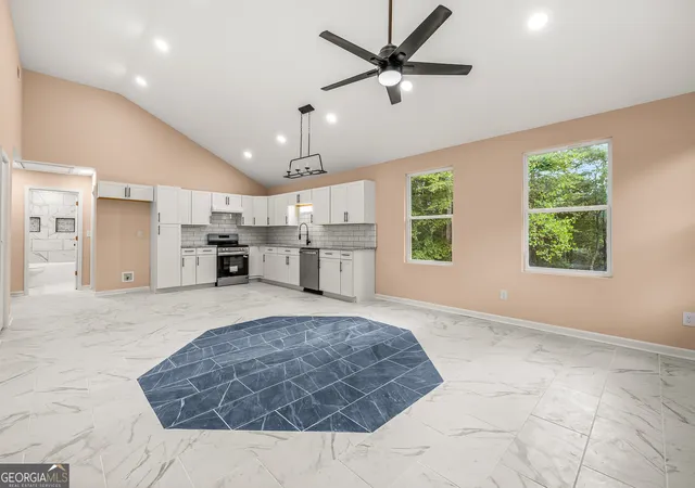 Photo 4 of Single family home for sale at 596 Watson St, Toccoa, GA 30577 | MLS# 10594457 | Listing updated on 2026-07-27