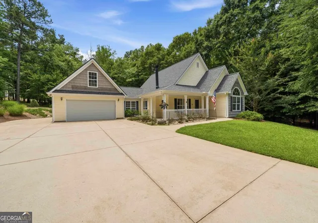 Homes for sale in Eatonton, GA | 280 E Riverbend Dr, Eatonton, GA 31024 | MLS# 10794394