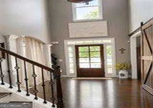 Photo 3 of Sale Pending at 6465 Valley Crossing Wy, Cumming, GA 30028 | MLS# 10795020 | Listing updated on 2026-08-29