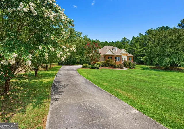 Photo 4 of Single family home for sale at 685 Melody Ln, Hartwell, GA 30643 | MLS# 10813901 | Listing updated on 2026-10-04