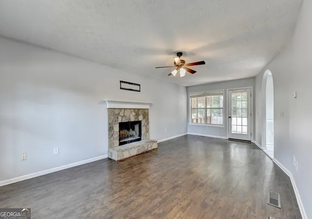 Photo 4 of Single family home for sale at 3270 Spincaster Wy, Loganville, GA 30052 | MLS# 10740752 | Listing updated on 2026-10-09