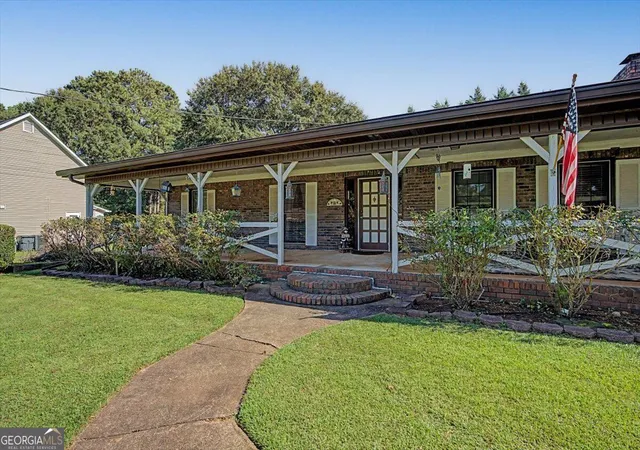 Photo 2 of Single family home for sale at 6198 N Summers, Douglasville, GA 30135 | MLS# 10830493 | Listing updated on 2026-09-08