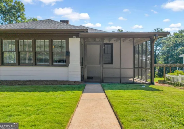 Photo 3 of Sale Pending at 145 Woodrow St, Athens, GA 30605 | MLS# 10796385 | Listing updated on 2026-09-29