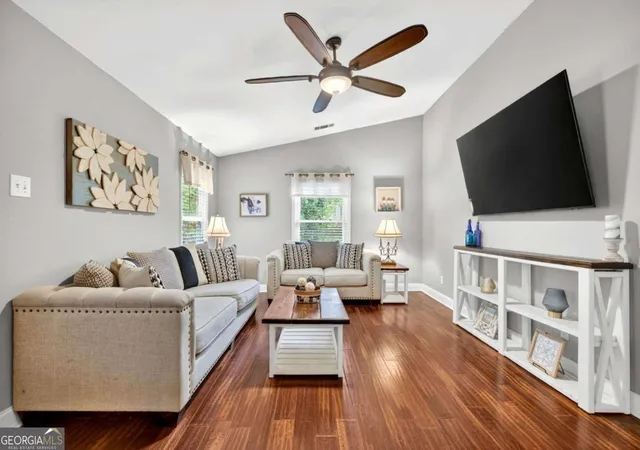 Photo 4 of Sale Pending at 505 Wyncourtney Dr, Sandy Springs, GA 30328 | MLS# 10782623 | Listing updated on 2026-09-09