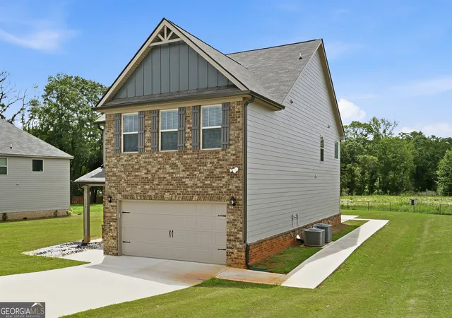 Photo 3 of Single family home for sale at 324 Trulove Ln, Locust Grove, GA 30248 | MLS# 10789383 | Listing updated on 2026-07-16