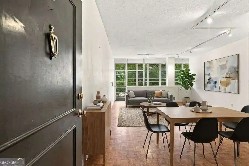 Listing Photo 1 - Condo for sale in 3060 Pharr Ct N Nw located at 3060 Pharr Ct N Nw, Atlanta, GA 30305 - Unit #207