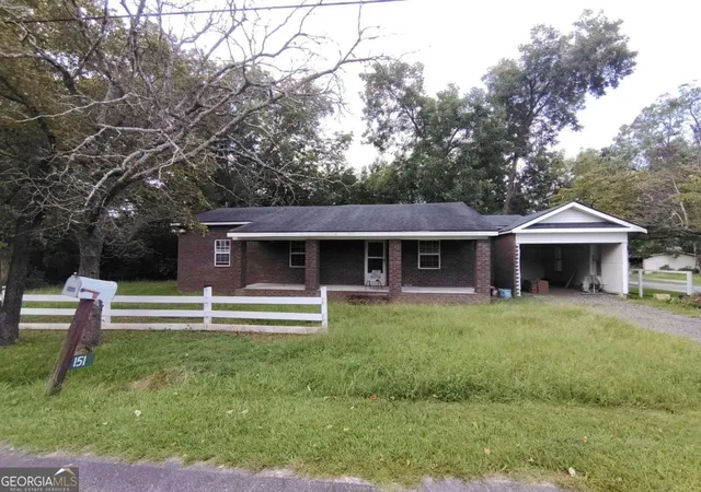 Single family home for sale at 151 N 7th Street, Cochran, GA 31014 | MLS# 10592329 | Listing updated on 2026-01-15