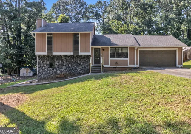 Photo 1 of Single family home for sale at 631 Brighton Dr Nw, Lawrenceville, GA 30043 | MLS# 10829021 | Listing updated on 2026-09-13