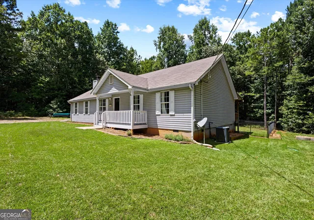 Photo 3 of Single family home for sale at 190 Smoak Field Rd, Griffin, GA 30223 | MLS# 10825165 | Listing updated on 2026-09-14