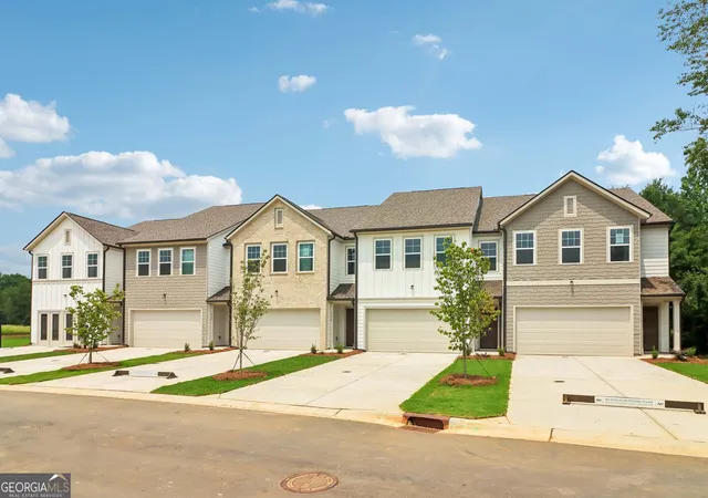 3rd image of 318 Dearborn Dr, Cartersville, GA 30120 | MLS# 10803012