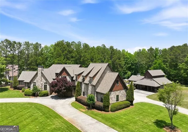 Photo 1 of Mansion for sale at 605 Carriage Ave, Jefferson, GA 30549 | MLS# 10779254 | Listing updated on 2026-09-09
